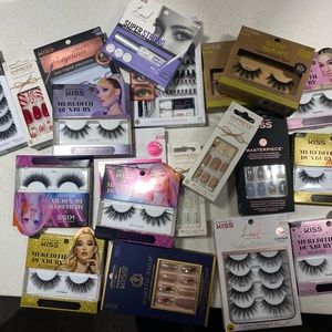 20 miscellaneous items from Kiss